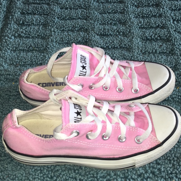 Pink converse - Picture 2 of 5